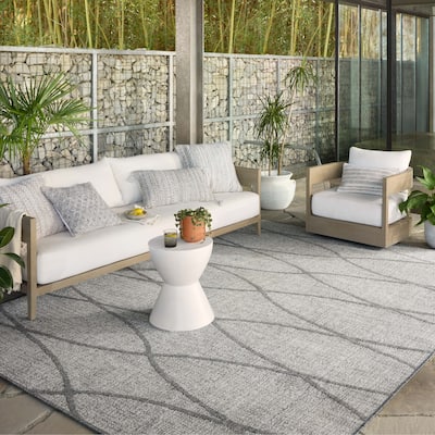 Alexander Home Renee Modern Diamond Wave Indoor / Outdoor Rug