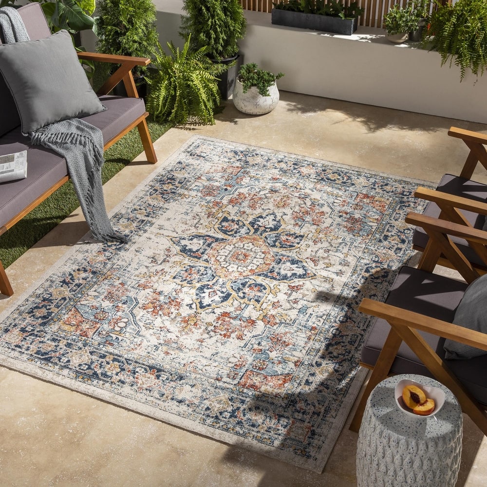 Livabliss Huntington Beach Traditional Indoor/Outdoor Area Rug