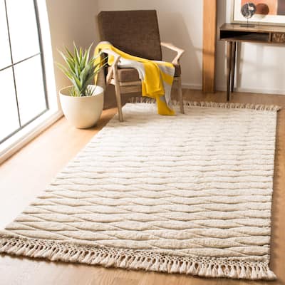 SAFAVIEH Handmade Casablanca Shag Yanina Tribal Wool Rug