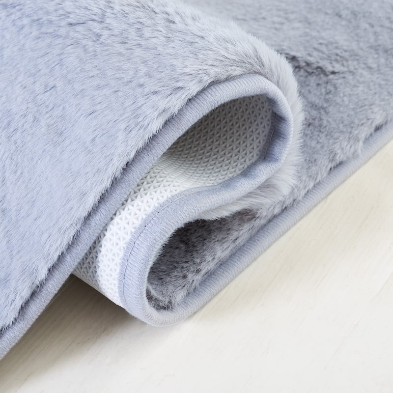 SAFAVIEH Faux Rabbit Auzinda Washable Fur Solid Shag Rug