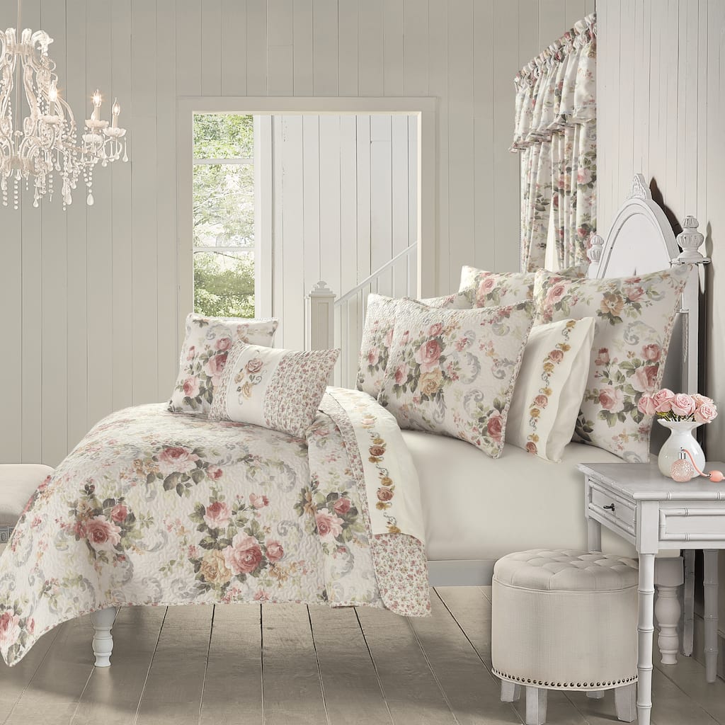 Royal Court Chablis Quilt Set