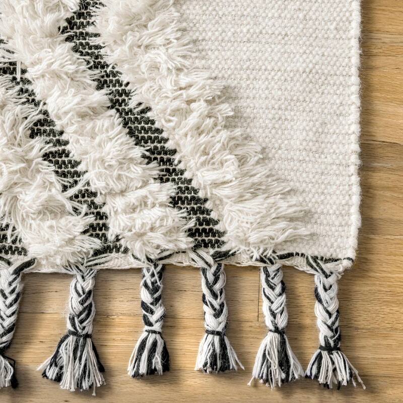 Nuloom Geometric Zariah Shaggy Chevrons Area Rug