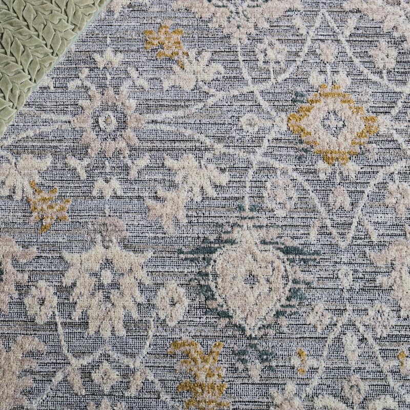 SAFAVIEH Miranda Cheng Traditional Rug