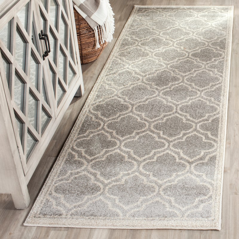 SAFAVIEH, Amherst Doraline Modern Rug - 2'3" x 7' Runner - Light Grey/Ivory