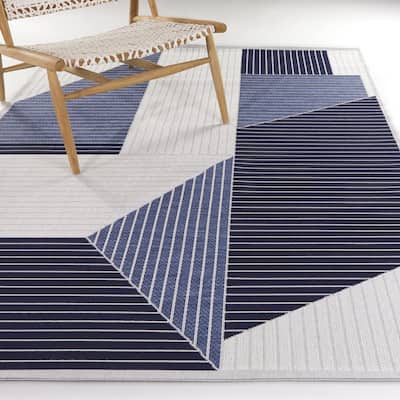 Ernesto Modern Striped Indoor/Outdoor Area Rug