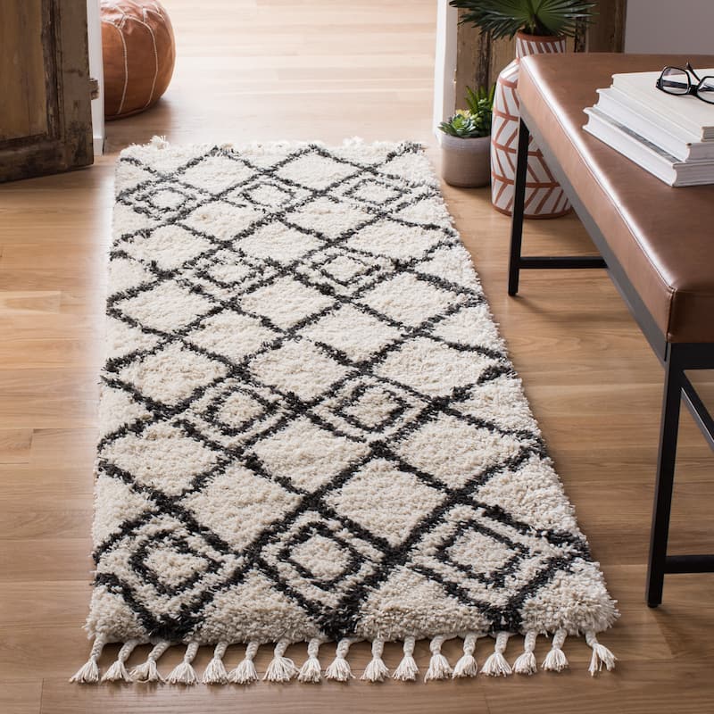 SAFAVIEH Moroccan Fringe Shag Cune 2-inch Thick Rug - 2'3" x 7' Runner - Cream/Charcoal - Runner
