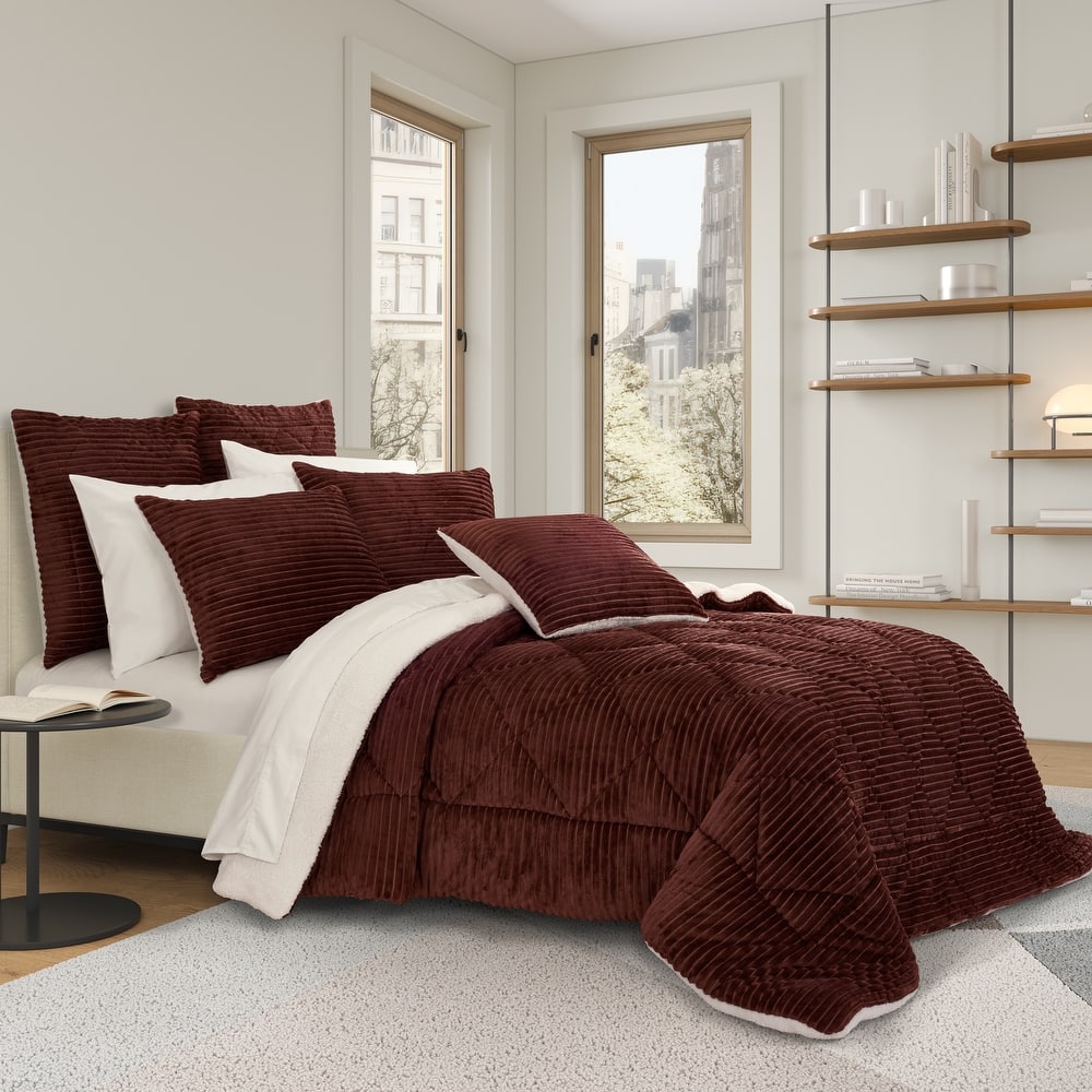 J. Queen New York Everett Comforter Set