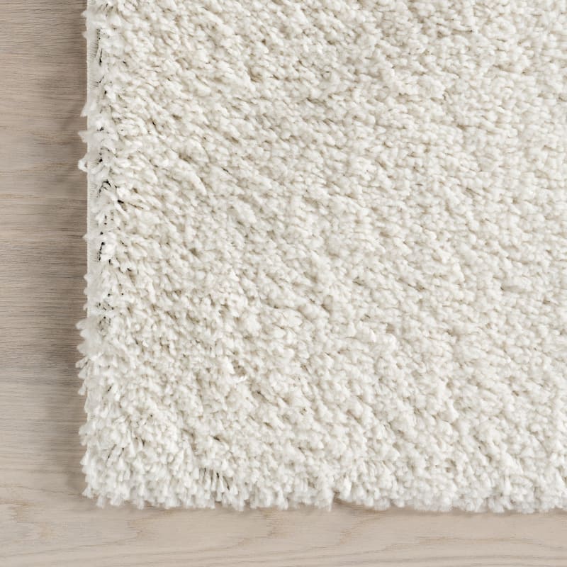 Nuloom Scarlett Modern Plush Shag Area Rug