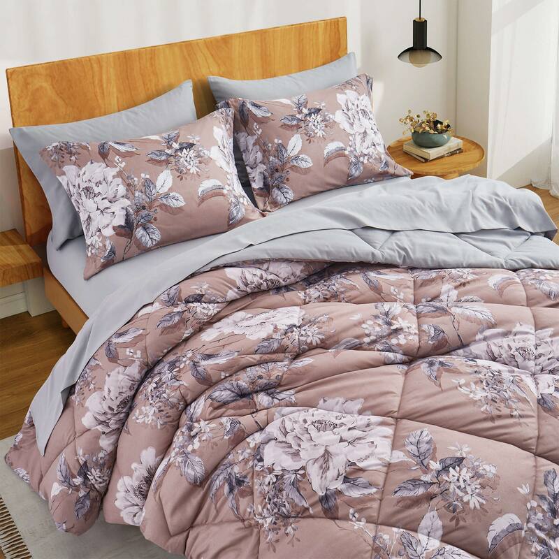 All Season Floral Printed Reversible 7-Piece Bed in a Bag With Sheet Set