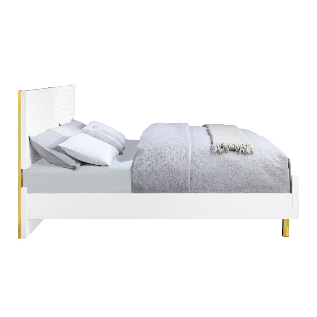 Queen Size Metal Platform Bed with Wave Pattern Design and 660lbs Weight Capacity