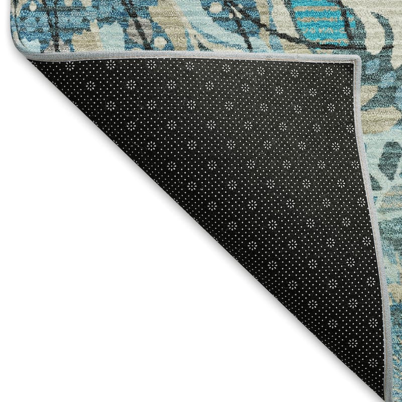Machine Washable Indoor/ Outdoor Traditional Pinwheel Chantille Rug