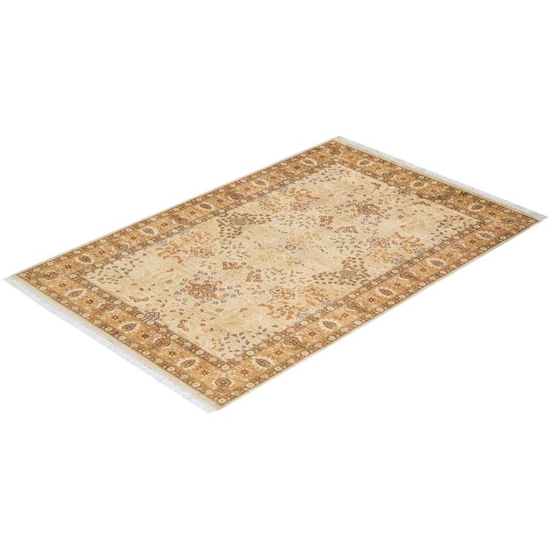 Overton Handknotted Wool Traditional Oriental Ivory Area Rug - 5' x 8'