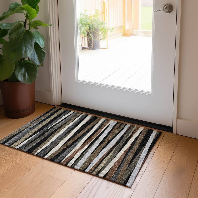 Machine Washable Indoor/ Outdoor Modern Stripes Chantille Rug - Black - 1'8" x 2'6"