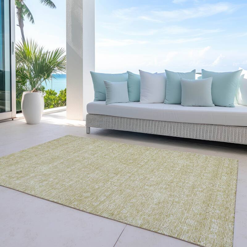 Machine Washable Indoor/ Outdoor Chantille Traditional Floral Rug
