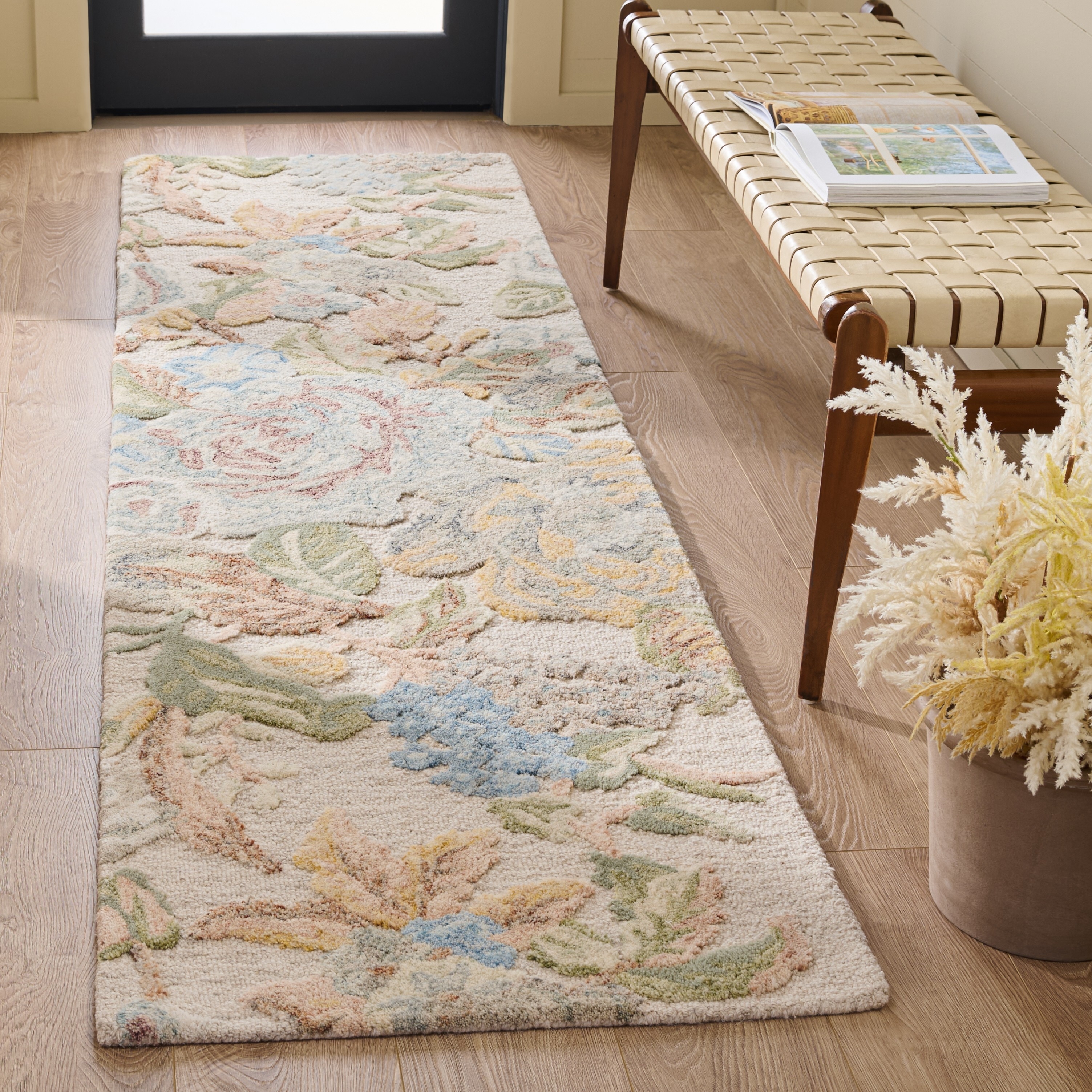 SAFAVIEH Handmade Jardin Kriemhild Floral Wool Rug - Overstock