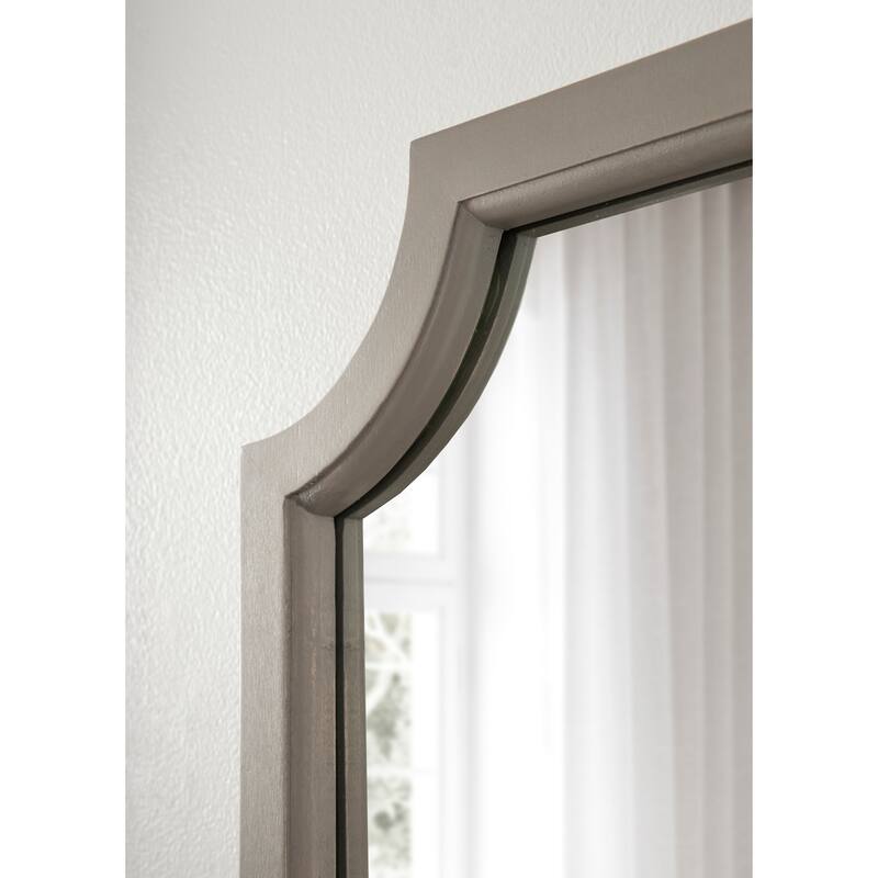 Kate and Laurel Hogan Scalloped Wood Framed Mirror
