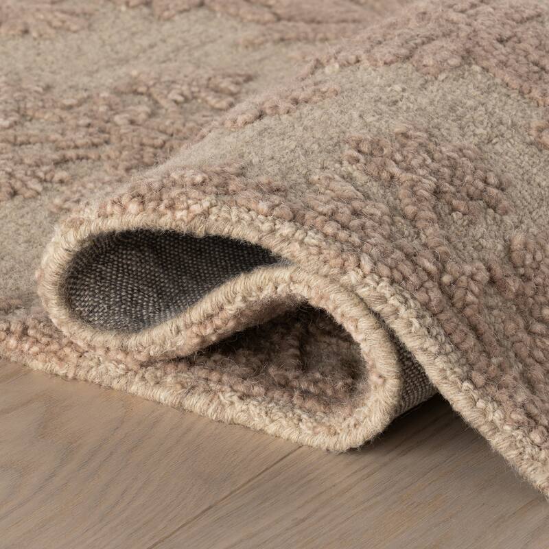 Nuloom Thalena Transitional Floral and Paisley Rug