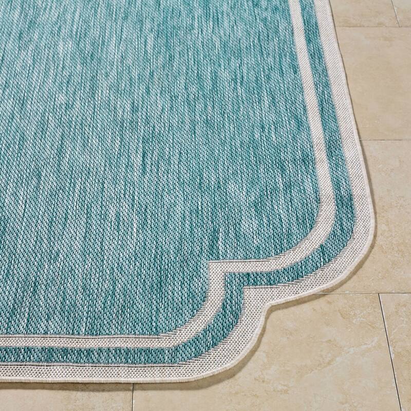 Livabliss Miami Beach Traditional Indoor/Outdoor Area Rug