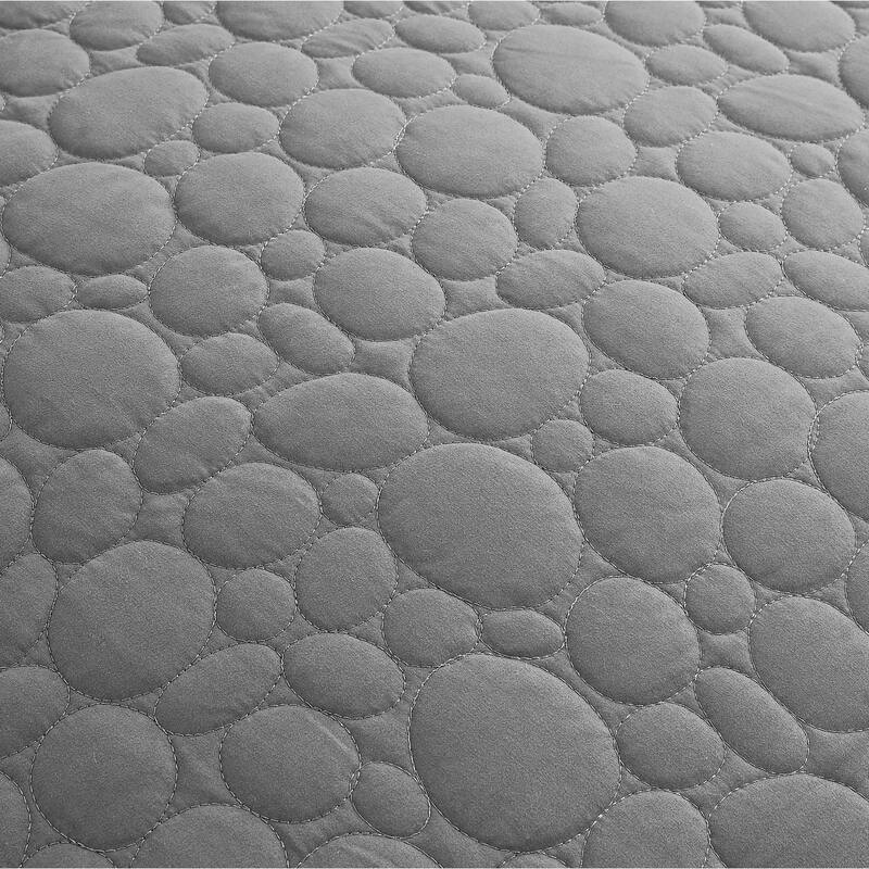 Southshore Fine Linens 3-peice Solid Pebbles Quilt and Sham Set