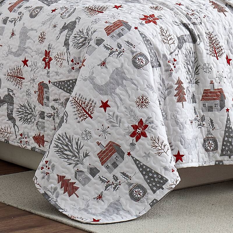 Holly Jolly Lane Oversized Reversable 6-Piece Quilt Set