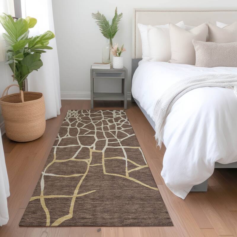 Machine Washable Indoor/ Outdoor Abstract Webby Chantille Rug - Brown - 2'3" x 7'6"