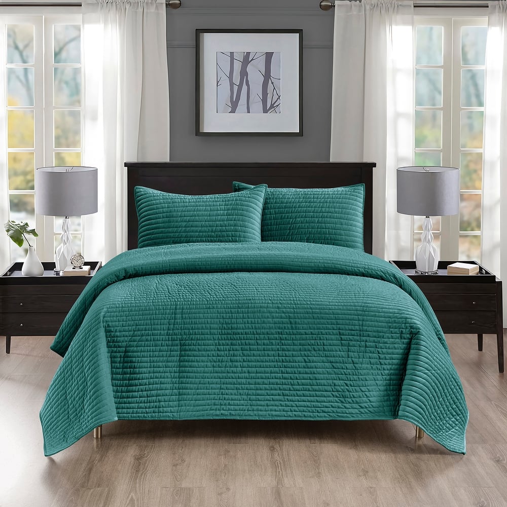 Pointehaven Heavy-Weight Oversized Channel Design Velvet Quilt Sets