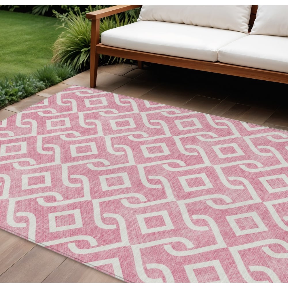 HomeRoots Geometric Transitional Rectangle Outdoor Rug