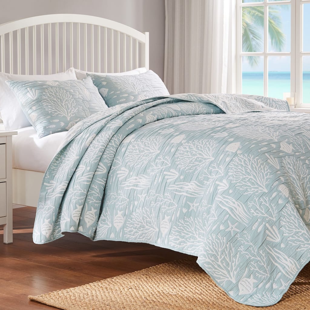 Greenland Home Coastal Paradise Reversible Matelasse Coverlet Set