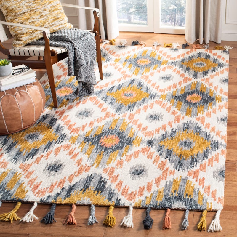 SAFAVIEH Handmade Suzani Nyree Boho Tribal Wool Rug - 8' x 10' - Ivory/Gold