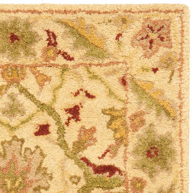 SAFAVIEH Handmade Antiquity Izora Traditional Oriental Wool Rug