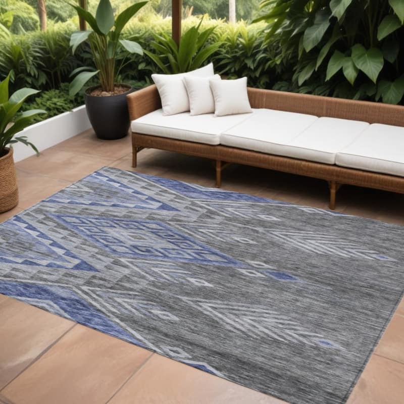 HomeRoots Southwestern Transitional Rectangle Outdoor Rug - 9' X 12'
