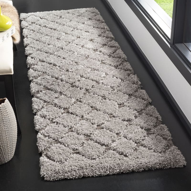 SAFAVIEH Adriana Apollonia Daisie Trellis 2-inch Thick Rug - 2'3" x 8' Runner - Light Grey/Light Grey