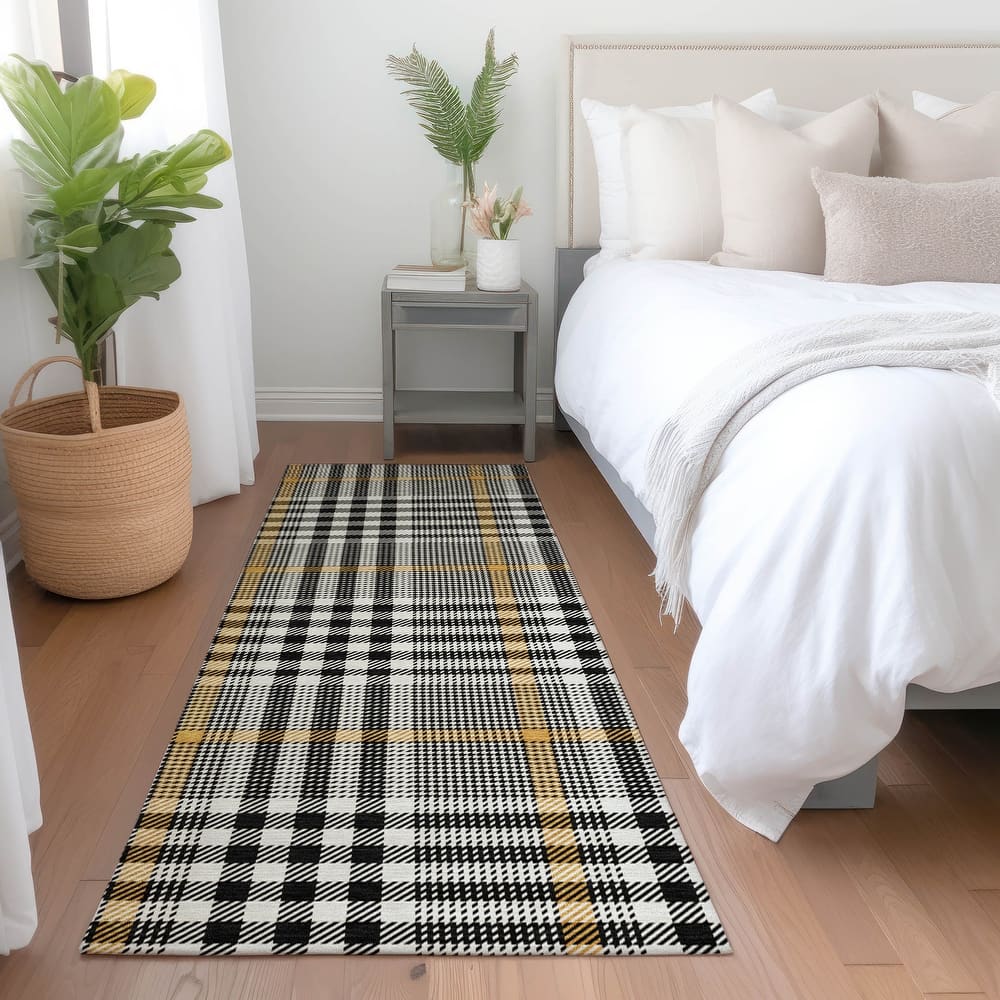 Machine Washable Indoor/ Outdoor Plaid Chantille Rug
