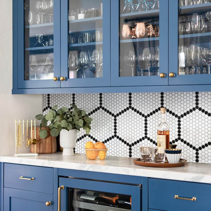 Merola Tile Metro Geo 1" Hex Matte White w/Black Edge 10-1/2" x 11-5/8" Porcelain Floor and Wall Tile