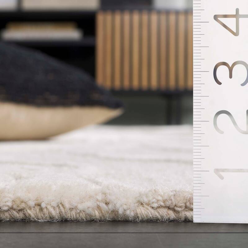 SAFAVIEH Handmade Ebony Josephien Modern Abstract Wool Rug