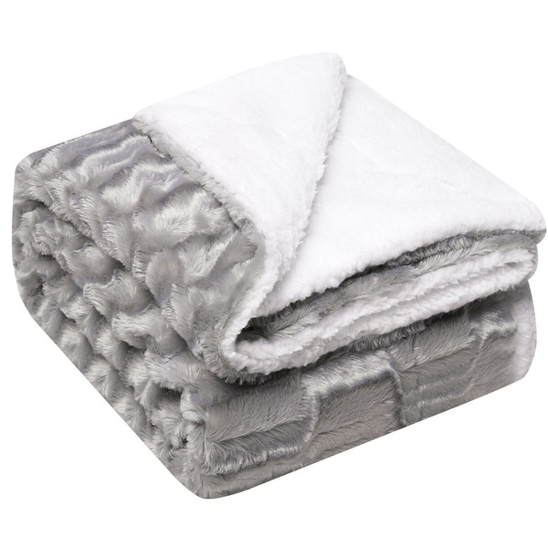 Faux fur weighted blanket best sale bed bath and beyond