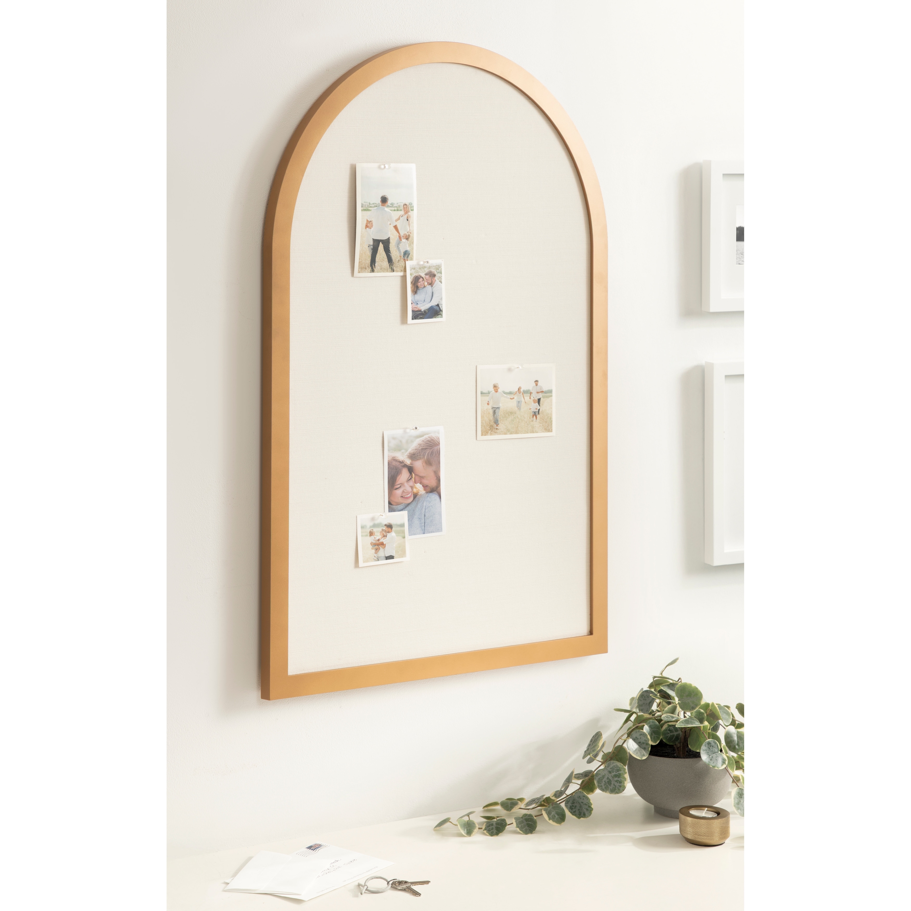 Kate and Laurel Holbrook Arch Pinboard