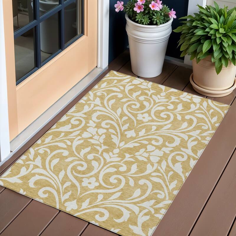 HomeRoots Floral Transitional Rectangle Outdoor Rug - 3' x 5'