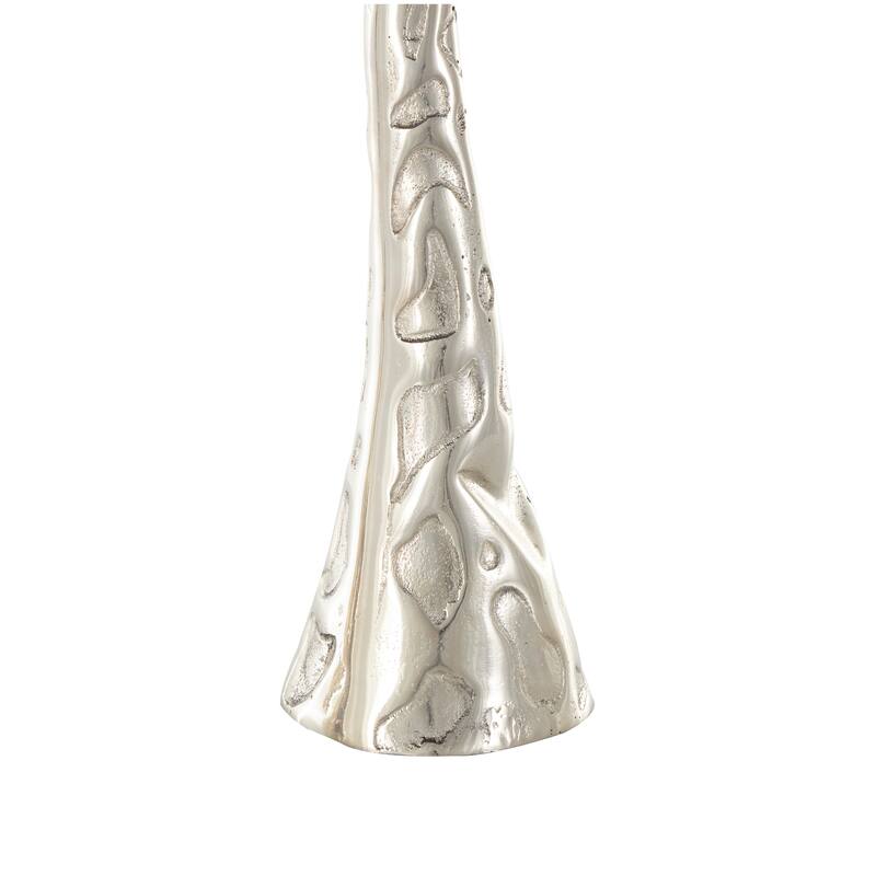 Silver Aluminum Metal Tall Giraffe Decorative Sculpture with Spotted Texturing (Set of 2)