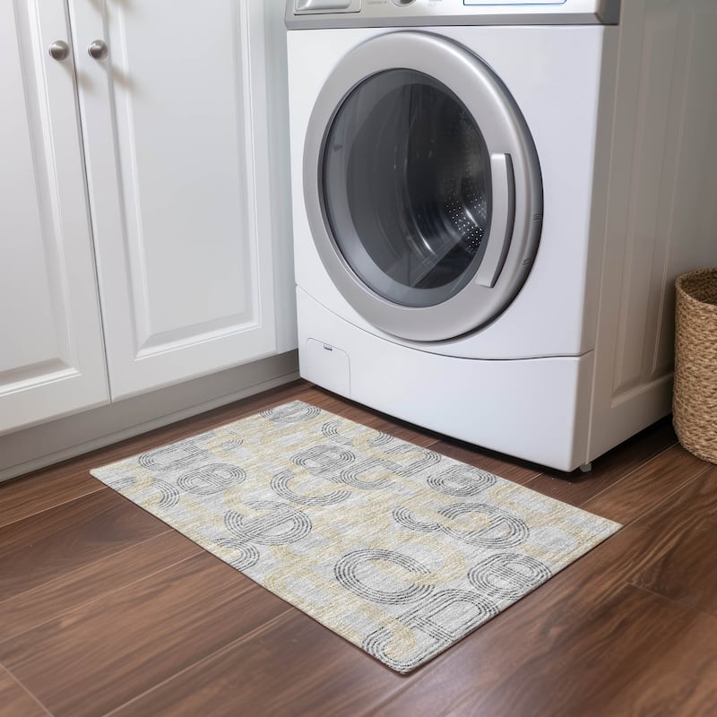 Machine Washable Indoor/ Outdoor Contemporary Geo Chantille Rug