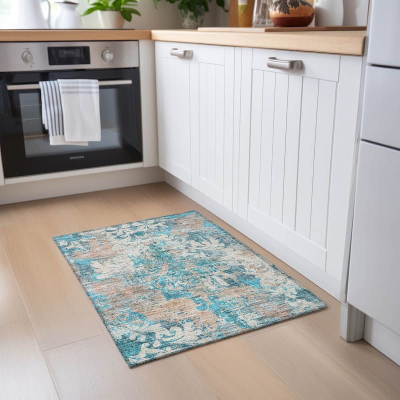 Machine Washable Indoor/ Outdoor Chantille Vintage Damask Rug