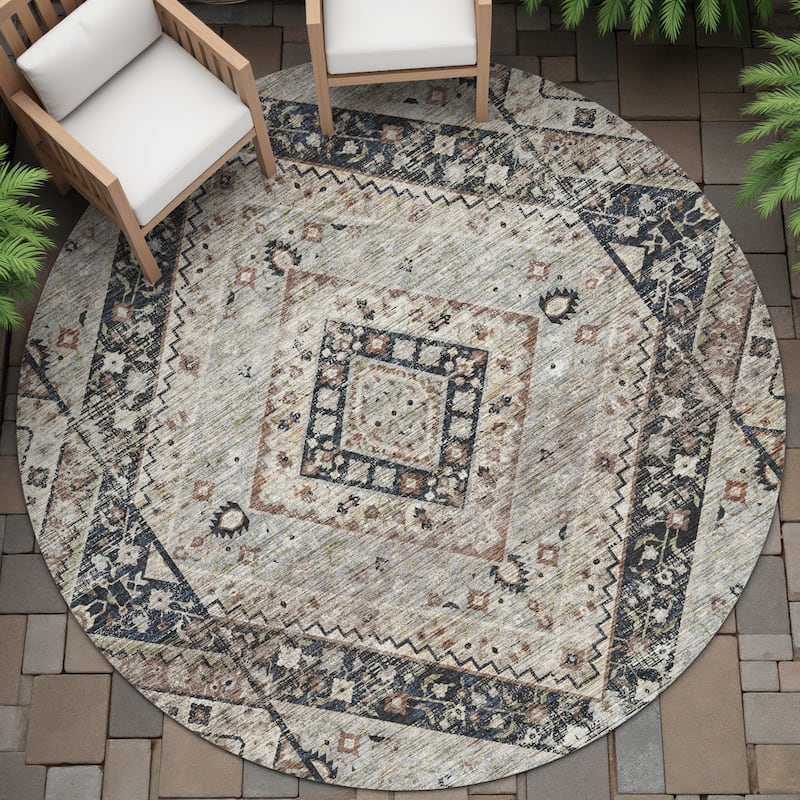 Machine Washable Indoor/Outdoor Traditional Ali Chantille Rug - Black - 8' x 8'