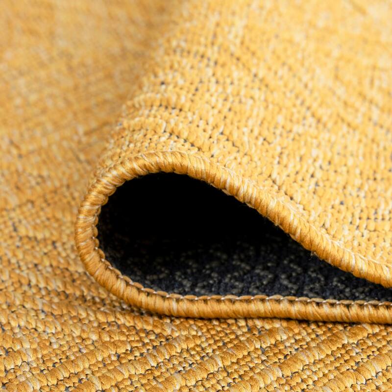 Alameda Solid Color Chevron Machine Washable Indoor Area Rug