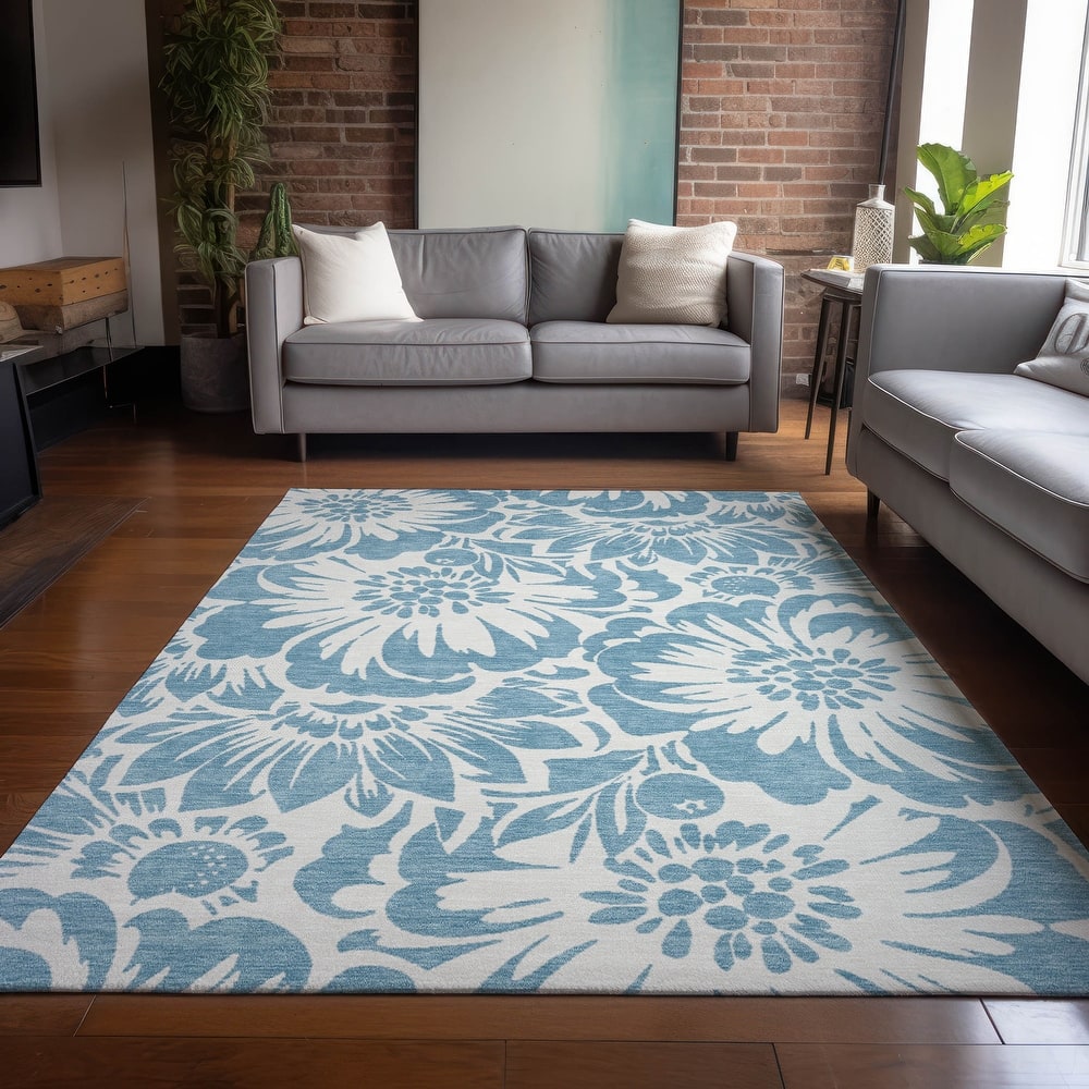 Machine Washable Indoor/ Outdoor Whimsy Floral Chantille Rug