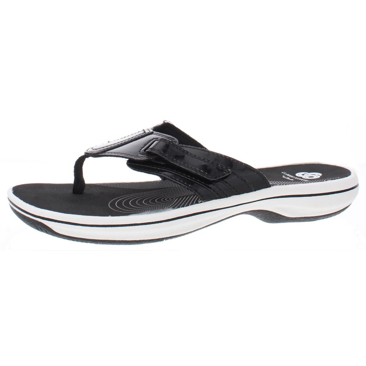 clarks black patent flip flops