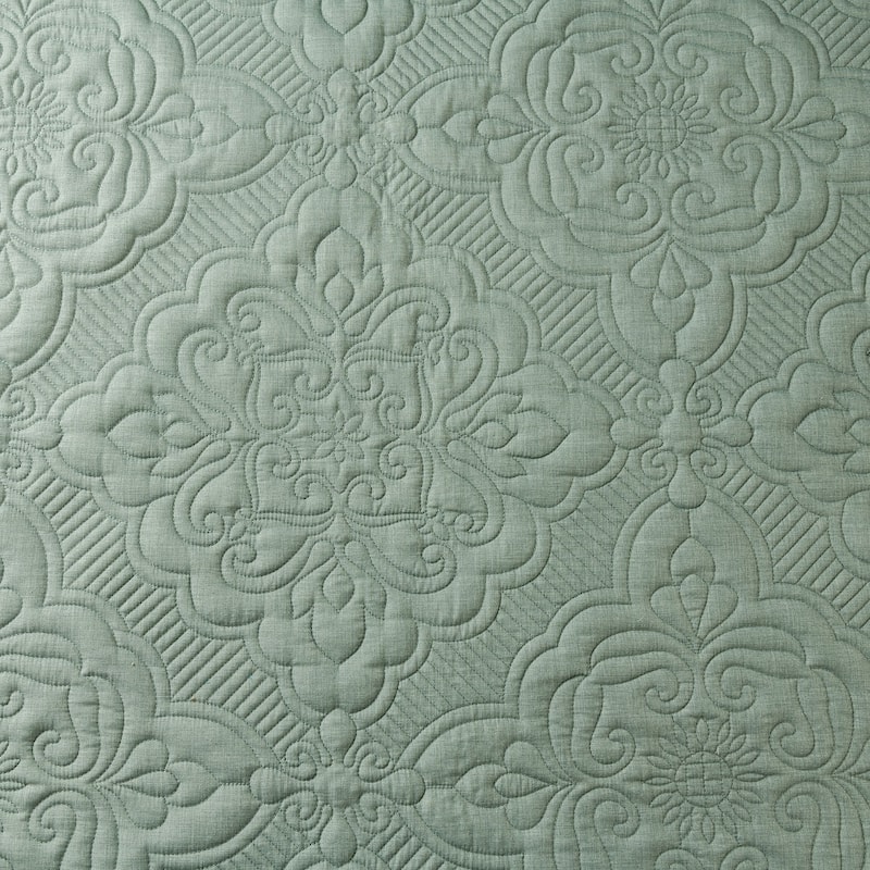 Wholinens 3 Piece Scalloped Edge Floral Bedspread Quilt Set