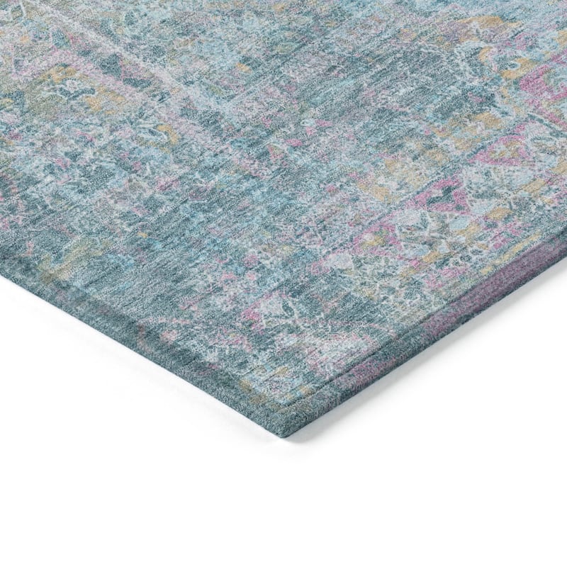 Machine Washable Indoor/Outdoor Traditional Global Chantille Rug