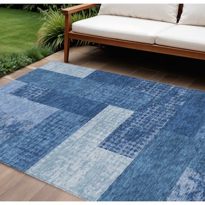 HomeRoots Geometric Transitional Rectangle Outdoor Rug