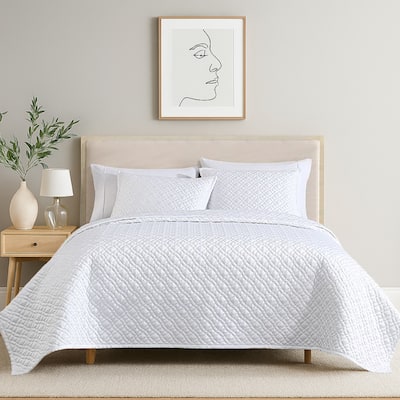 Keo 3pc Queen Coverlet Set, Reversible, Shams, White Silky Fabric