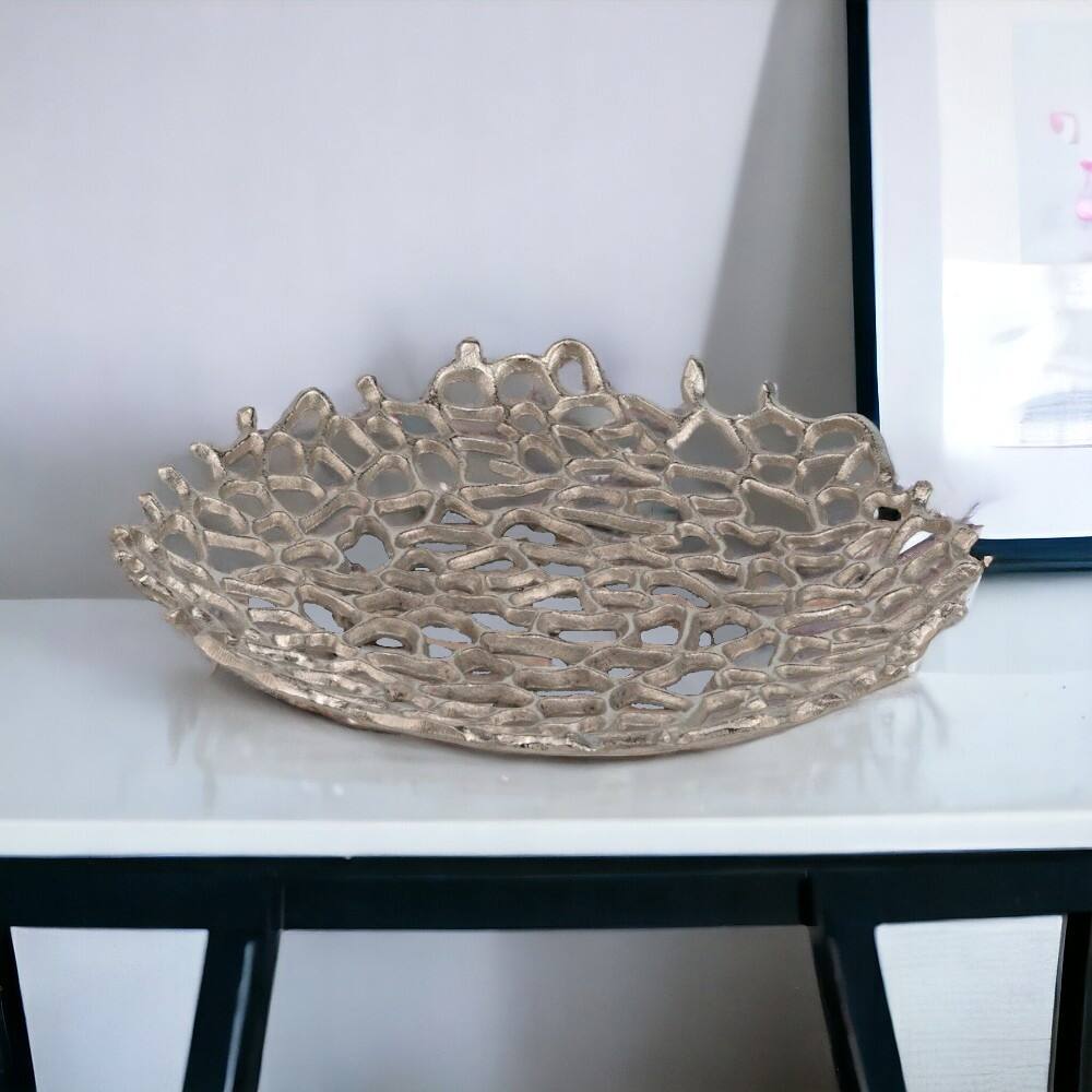 HomeRoots 15" Silver Aluminum Coral Decorative Bowl - 15.5' X '3' X '15.5